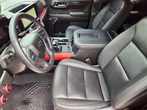 Used 2022 Chevrolet Silverado 1500 LT Trail Boss w/ LT Trail Boss Premium Package AWD/4WD image 14