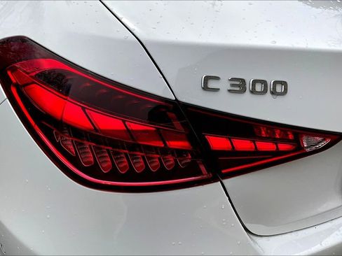 Used 2025 Mercedes-Benz C 300 4MATIC Sedan image 32