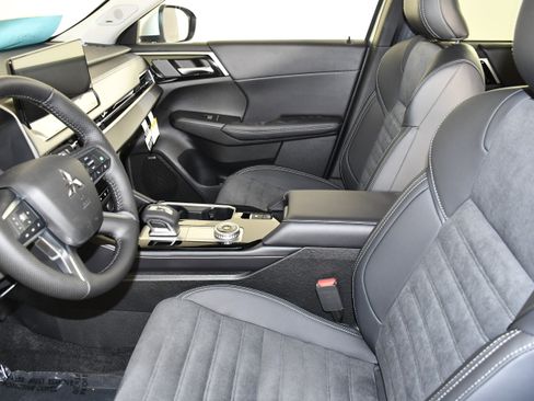 New 2026 Mitsubishi Outlander SE AWD/4WD image 14