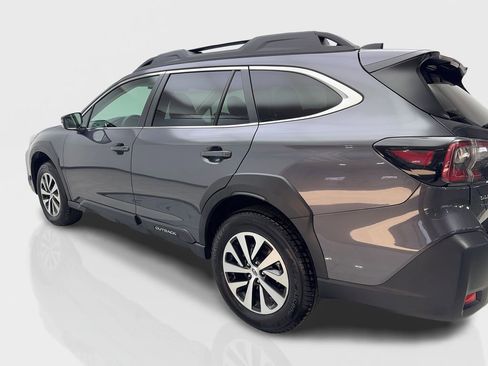 Used 2025 Subaru Outback Premium AWD/4WD image 14