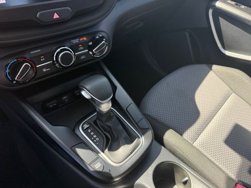 Used 2024 Kia Soul LX w/ Option Group 015 FWD image 13