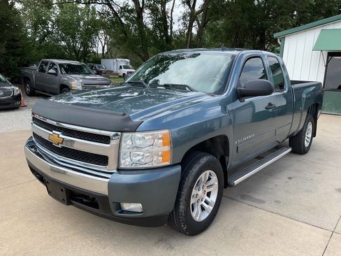 Used 2007 Chevrolet Silverado 1500 LT w/ Texas Edition RWD image 5