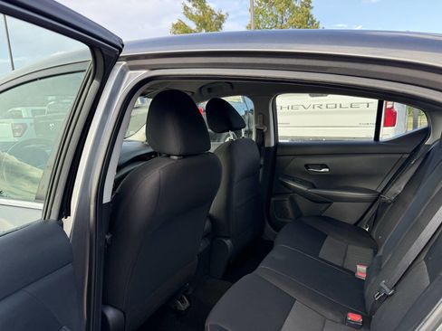 Used 2022 Nissan Sentra SV FWD image 12