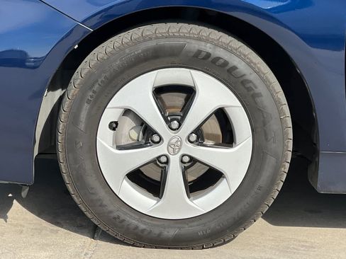Used 2013 Toyota Prius Two FWD image 12