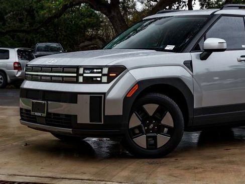 Used 2025 Hyundai Santa Fe SEL image 3