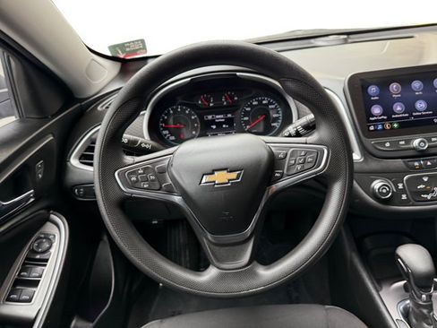 Used 2022 Chevrolet Malibu LS FWD image 14