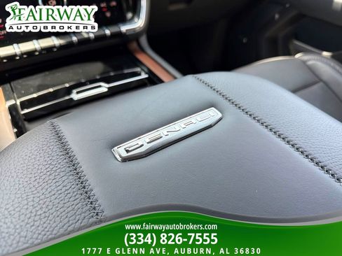 Used 2025 GMC Yukon Denali AWD/4WD image 14
