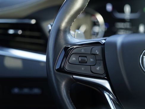 Used 2024 Buick Enclave Avenir w/ Avenir Technology Package image 21