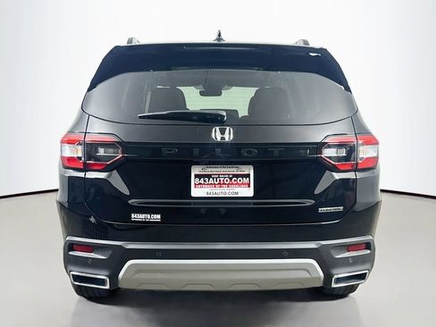 Used 2025 Honda Pilot Touring image 6