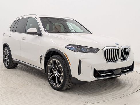 Certified 2024 BMW X5 xDrive50e w/ Premium Package image 7