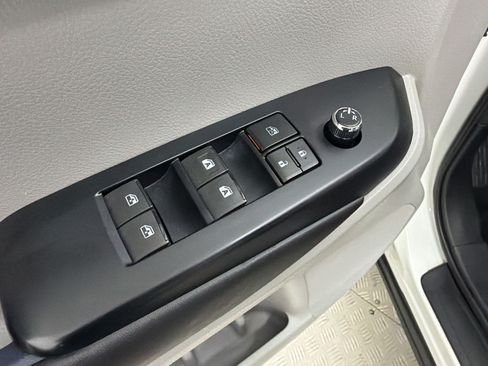 Used 2017 Toyota Highlander XLE FWD image 14
