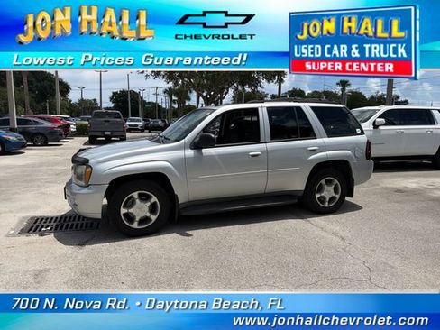 Used 2009 Chevrolet TrailBlazer LT AWD/4WD image 3
