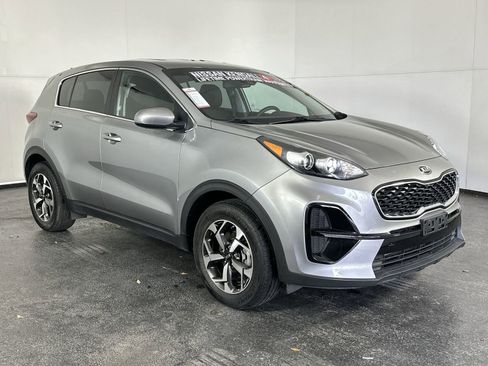 Used 2022 Kia Sportage LX image 2