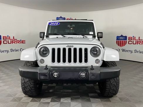 Used 2018 Jeep Wrangler Unlimited Sahara w/ Connectivity Group image 8