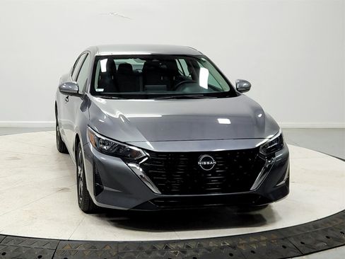 Used 2024 Nissan Sentra SV image 2