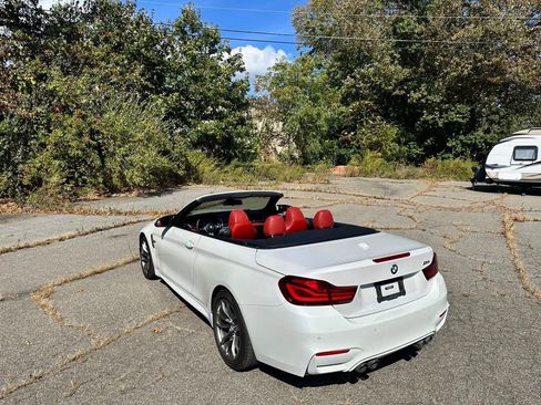Used 2020 BMW M4 Convertible image 36
