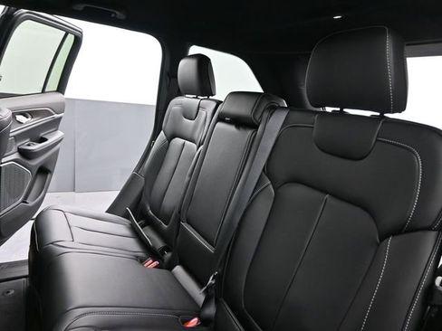 New 2026 Jeep Grand Cherokee Limited image 15