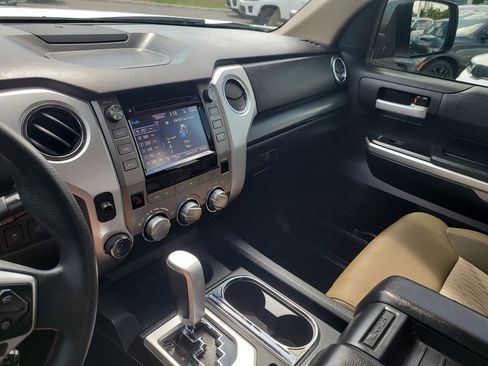 Used 2014 Toyota Tundra SR5 w/ SR5 Upgrade Package AWD/4WD image 21
