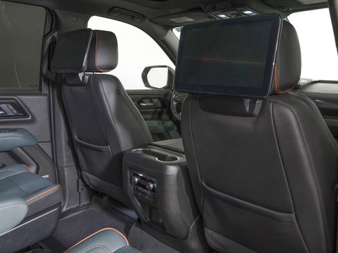 Used 2025 GMC Yukon AT4 w/ AT4 Premium Plus Package AWD/4WD image 11