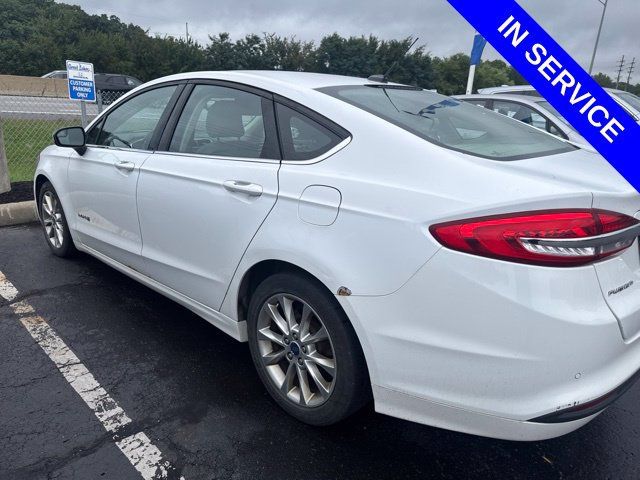 Used 2017 Ford Fusion SE FWD image 4