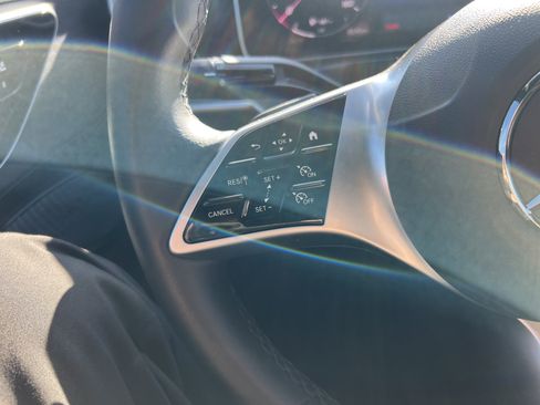 Used 2025 Mercedes-Benz C 300 Sedan image 19