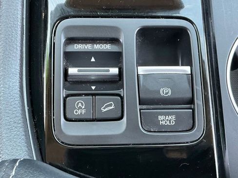 Used 2024 Honda Pilot Elite image 17