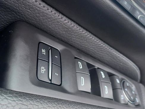 Used 2023 GMC Yukon XL Denali AWD/4WD image 18