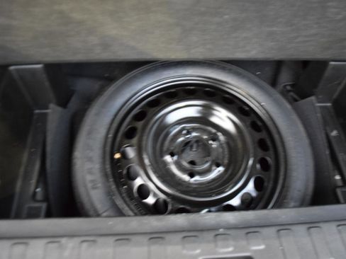 Used 2021 Chevrolet Equinox LS w/ LS Convenience Package image 29