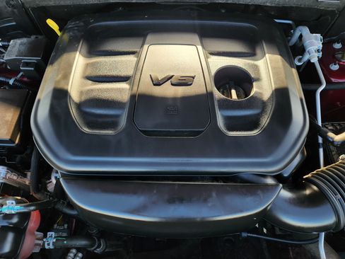 Used 2020 Jeep Grand Cherokee Overland AWD/4WD image 32
