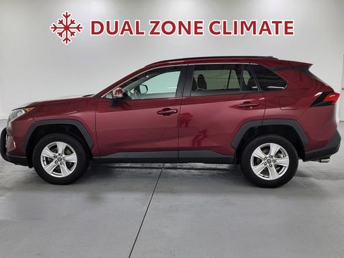 Used 2020 Toyota RAV4 XLE w/ XLE Grade Weather Package AWD/4WD image 5