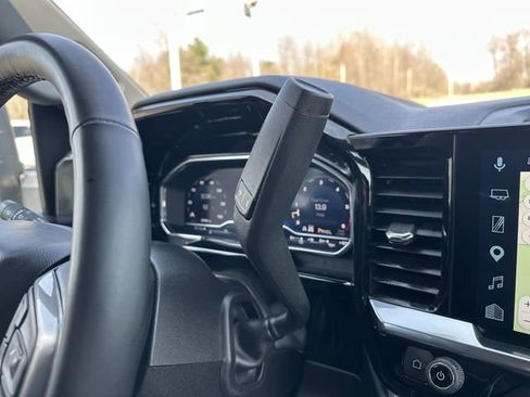 Used 2025 Chevrolet Silverado 2500 LT w/ Convenience Package image 23