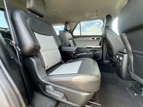 Used 2024 Ford Explorer XLT w/ Equipment Group 202A AWD/4WD image 20