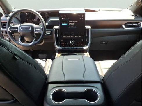 Used 2025 GMC Yukon Denali AWD/4WD image 11