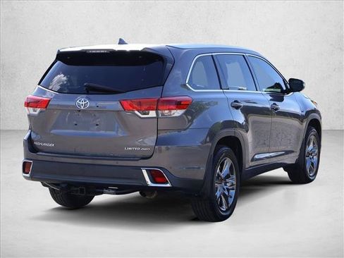 Used 2017 Toyota Highlander Limited AWD/4WD image 5