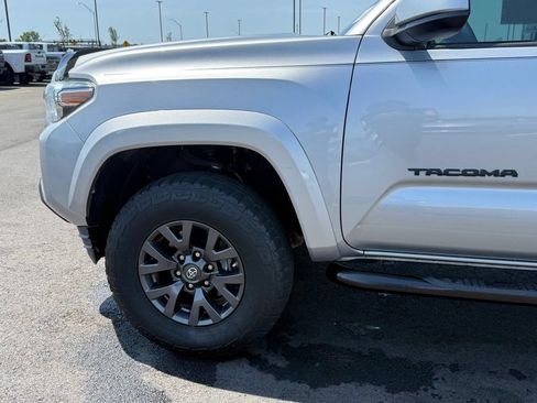 Used 2020 Toyota Tacoma SR5 RWD image 31