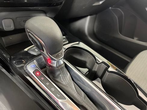 Certified 2025 Chevrolet Trax LT FWD image 29