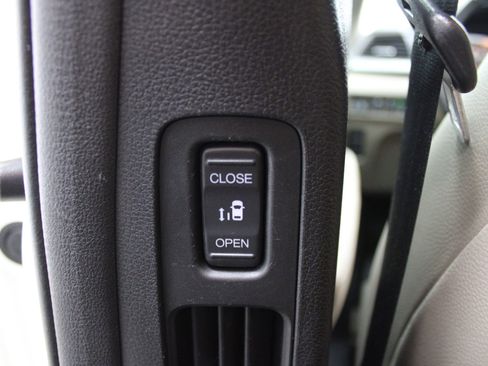 Used 2018 Honda Odyssey EX-L image 16