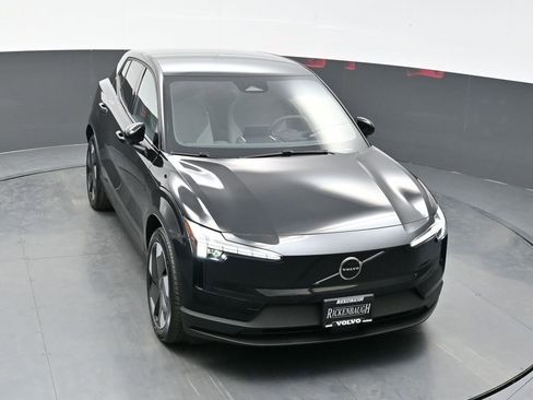 New 2026 Volvo EX30 Plus w/ Protection Package Premier AWD/4WD image 28
