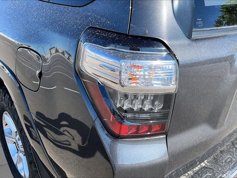Used 2018 Toyota 4Runner SR5 Premium AWD/4WD image 29