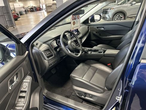 Certified 2024 Nissan Rogue SV w/ SV Premium Package AWD/4WD image 11