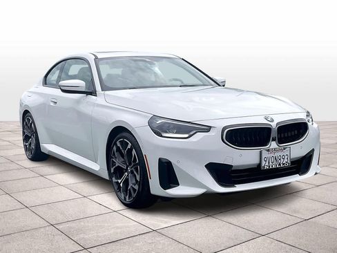 Used 2025 BMW 230i Coupe w/ Convenience Package image 2