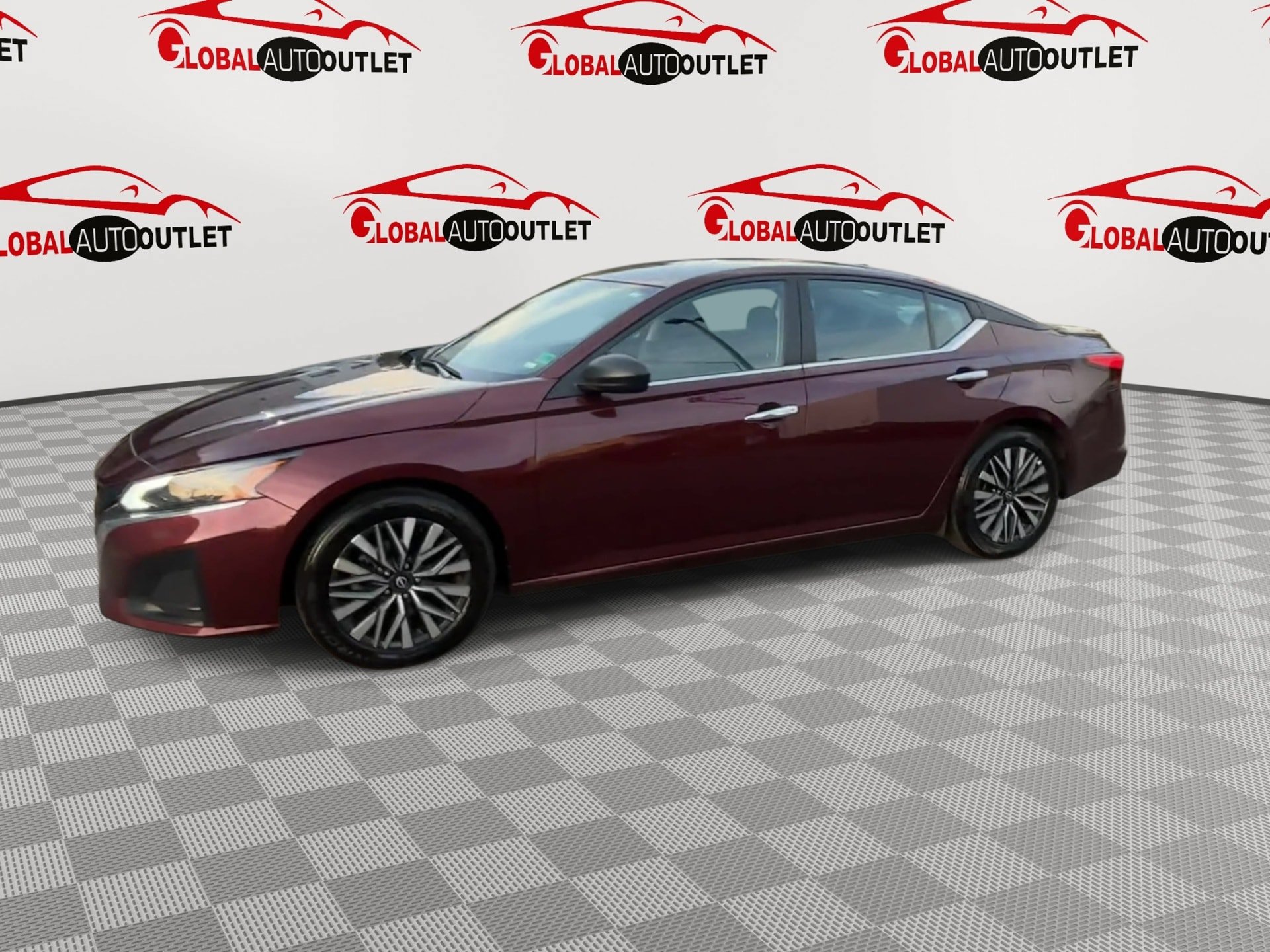 Used 2025 Nissan Altima 2.5 SV FWD image 4