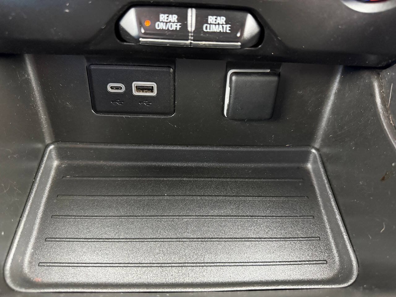Used 2023 Chevrolet Suburban LS AWD/4WD image 39