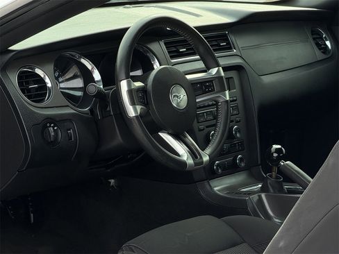 Used 2014 Ford Mustang Coupe image 10