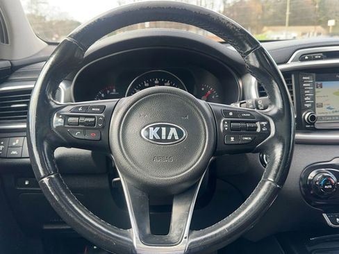 Used 2017 Kia Sorento SX FWD image 16