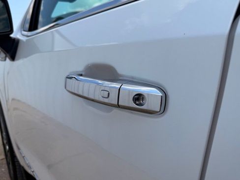 Used 2024 GMC Sierra 1500 Denali Ultimate AWD/4WD image 7
