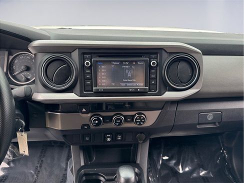 Used 2018 Toyota Tacoma SR5 image 11