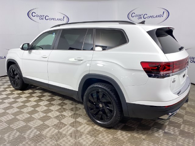 Used 2024 Volkswagen Atlas SE w/ Black Wheel Package AWD/4WD image 4