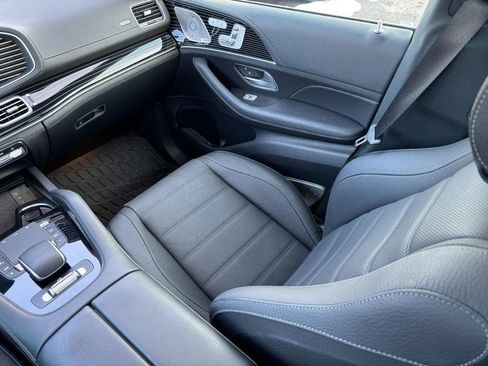 Used 2024 Mercedes-Benz GLS 450 4MATIC image 11