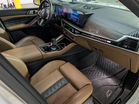 Used 2024 BMW X6 M Competition w/ Executive Package image 31